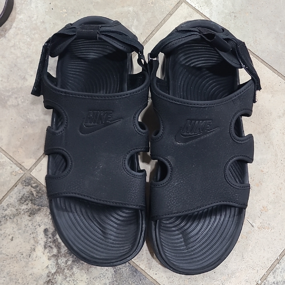Nike Black Open-Toe Sandals